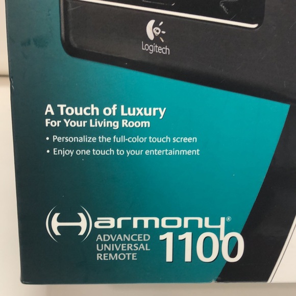 Logitech Harmony 1100 Touch Screen Universal Remote - Picture 3 of 17
